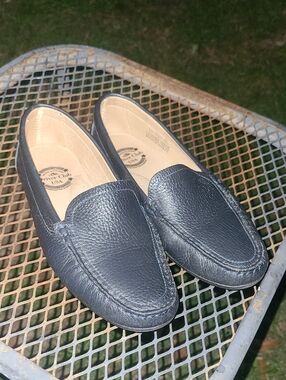Black Leather Slip-On Loafers Womens Size 5.5